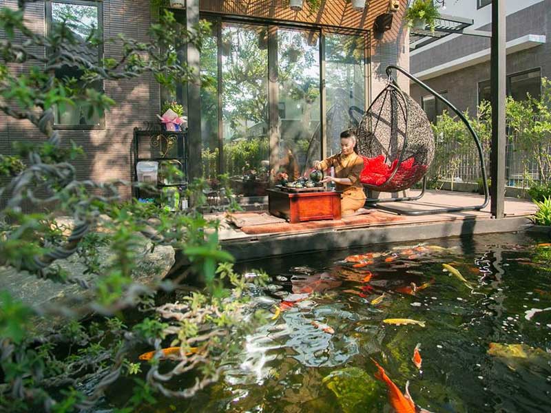 Ngắm biệt thự triệu đô bình yên với khu vườn rực rỡ sắc hoa cùng hồ cá Koi của Nhật Kim Anh giữa lòng Sài Gòn - Ảnh 3. Ngắm biệt thự triệu đô bình yên với khu vườn rực rỡ sắc hoa cùng hồ cá Koi của Nhật Kim Anh giữa lòng Sài Gòn - Ảnh 3.