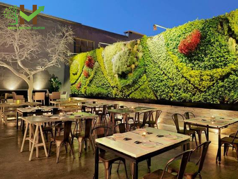 Thiết kế vườn tường xanh đứng cho nhà hàng