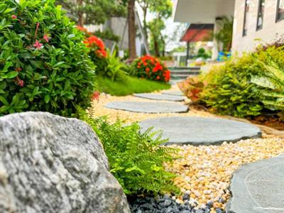 Lối đi dạo trong sân vườn Nhật Bản - Mỗi phiến đá là một câu chuyện một bước chạm đến sự bình yên